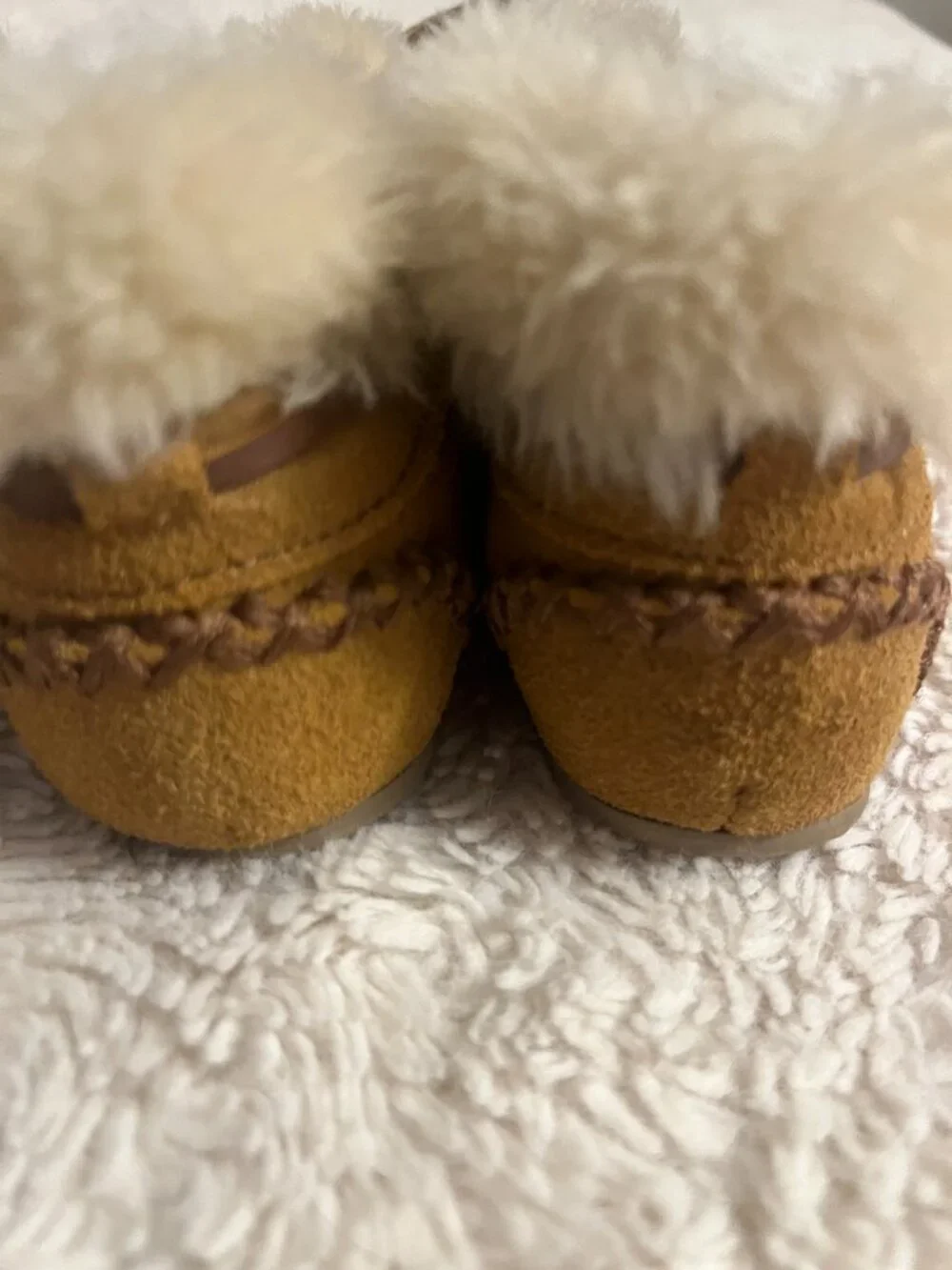 Childrens Minnetonka leather moccasin slippers
